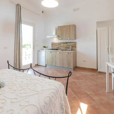Puntuso Casa Vacanze * Матино